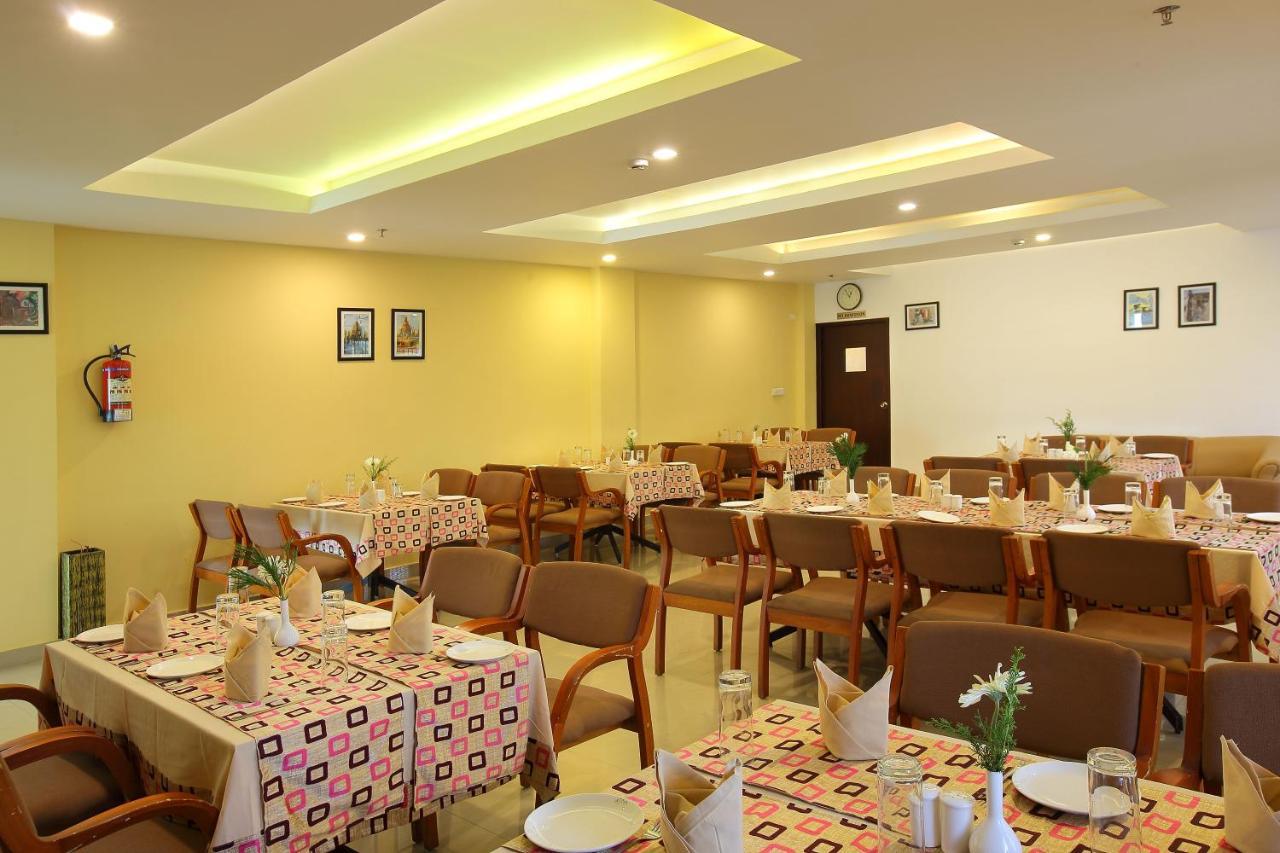 Hotel Park Residency Kuttiyadi Kuttyadi Bagian luar foto
