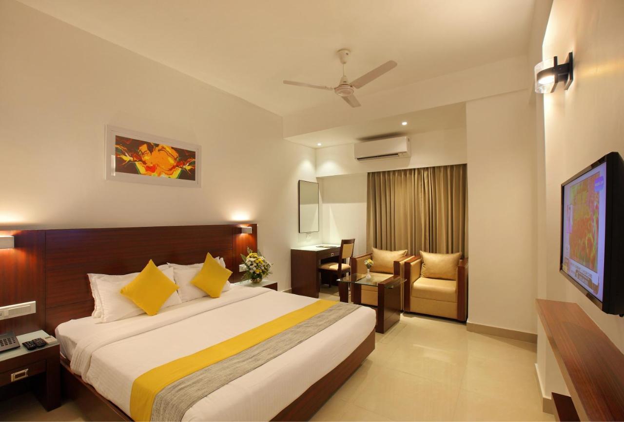 Hotel Park Residency Kuttiyadi Kuttyadi Bagian luar foto