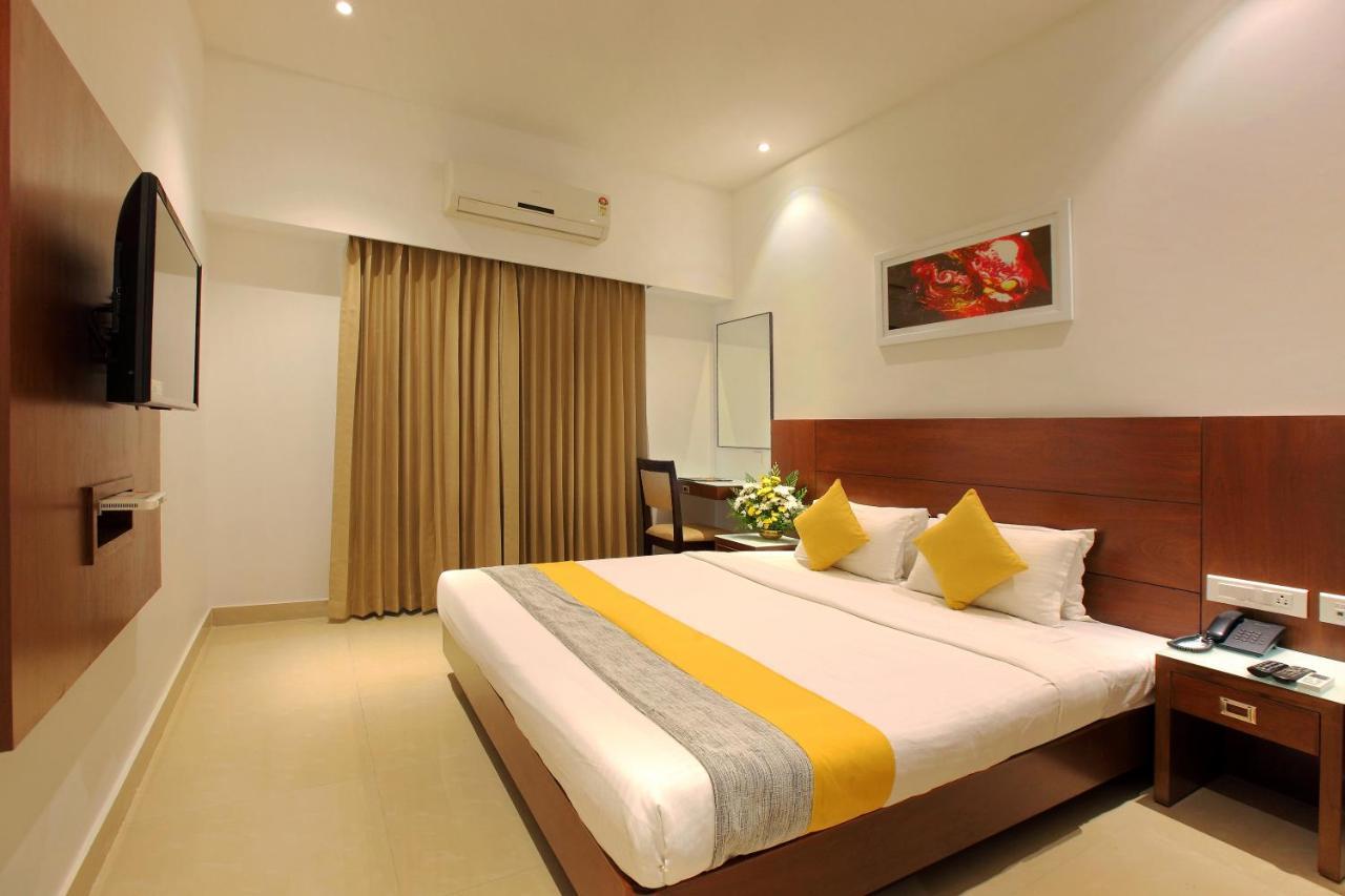 Hotel Park Residency Kuttiyadi Kuttyadi Bagian luar foto