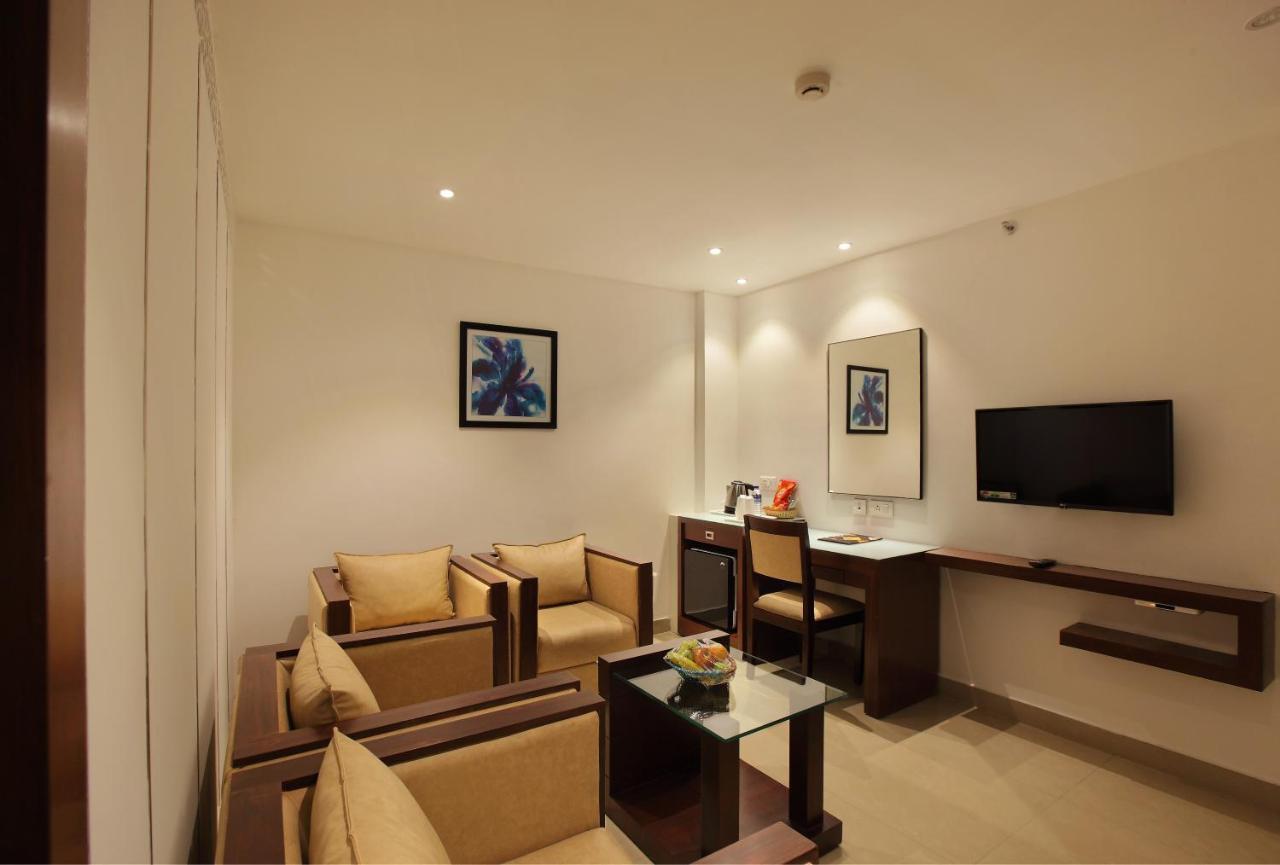 Hotel Park Residency Kuttiyadi Kuttyadi Bagian luar foto