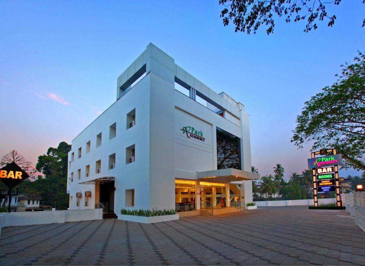 Hotel Park Residency Kuttiyadi Kuttyadi Bagian luar foto