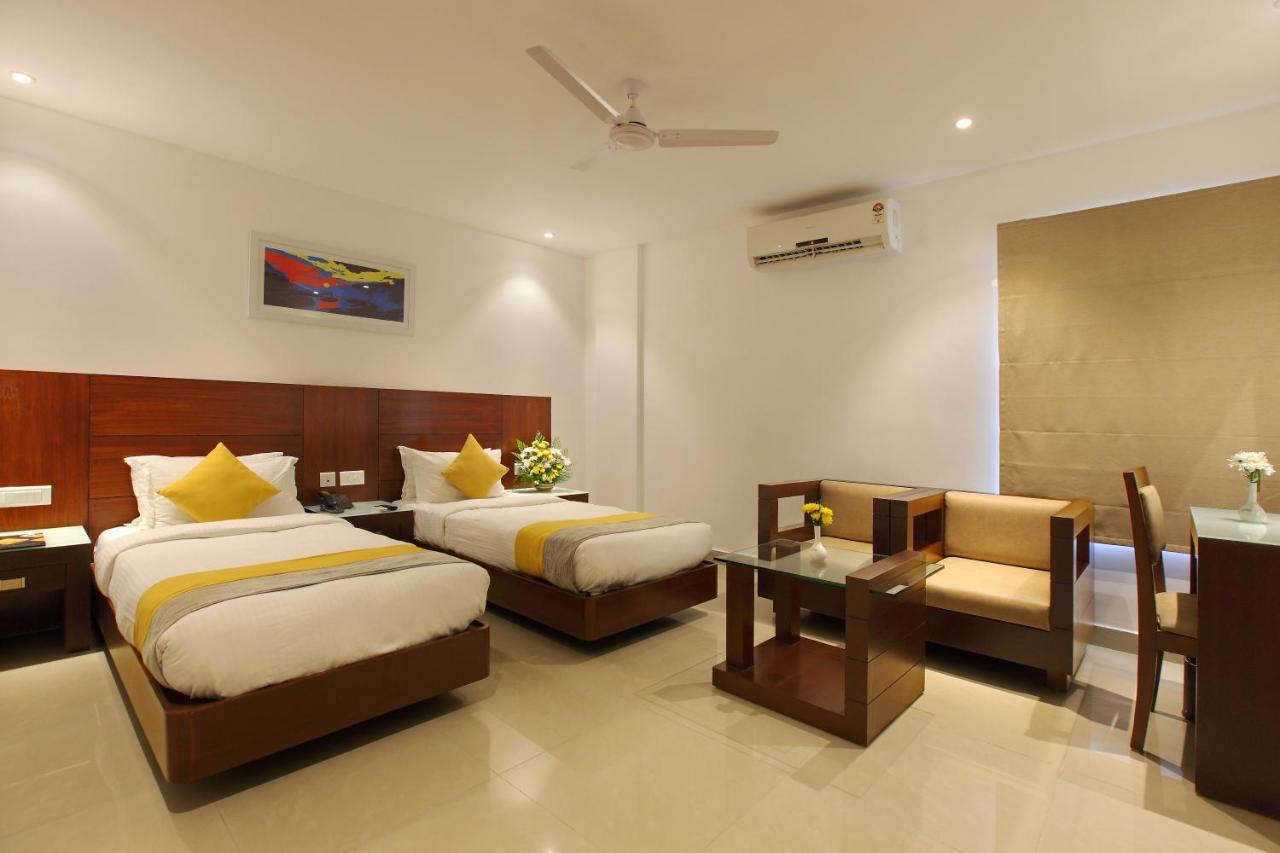 Hotel Park Residency Kuttiyadi Kuttyadi Bagian luar foto