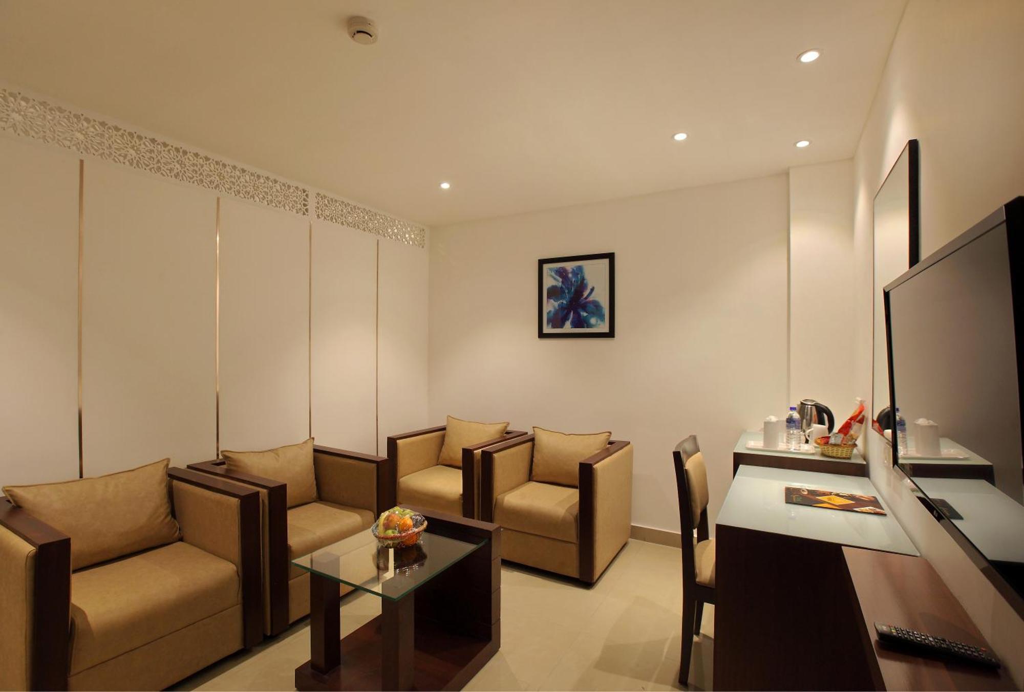 Hotel Park Residency Kuttiyadi Kuttyadi Bagian luar foto